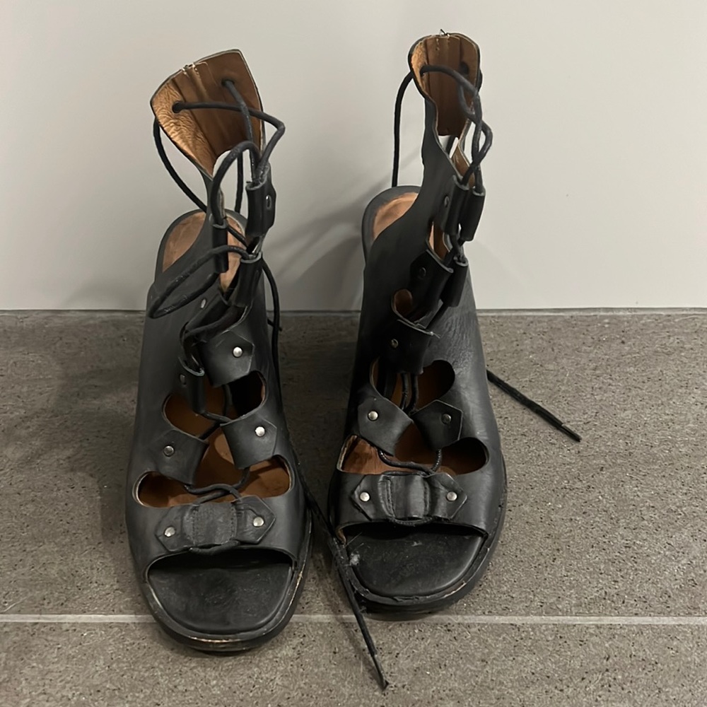 L’Intervalle Leather Lace Up Heels